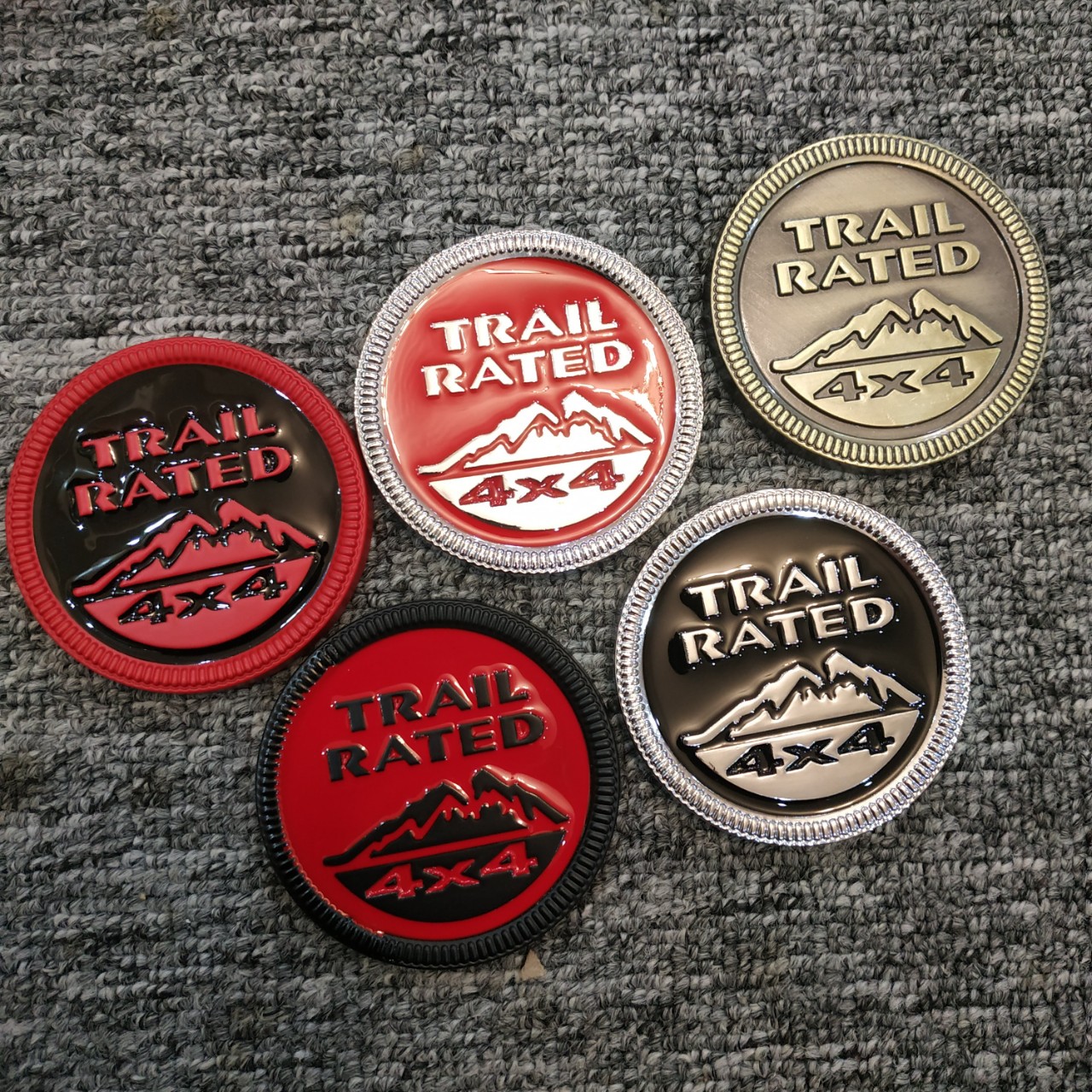 Logo Trail Rated 4x4 hợp kim dán xe đường kính 6.2cm