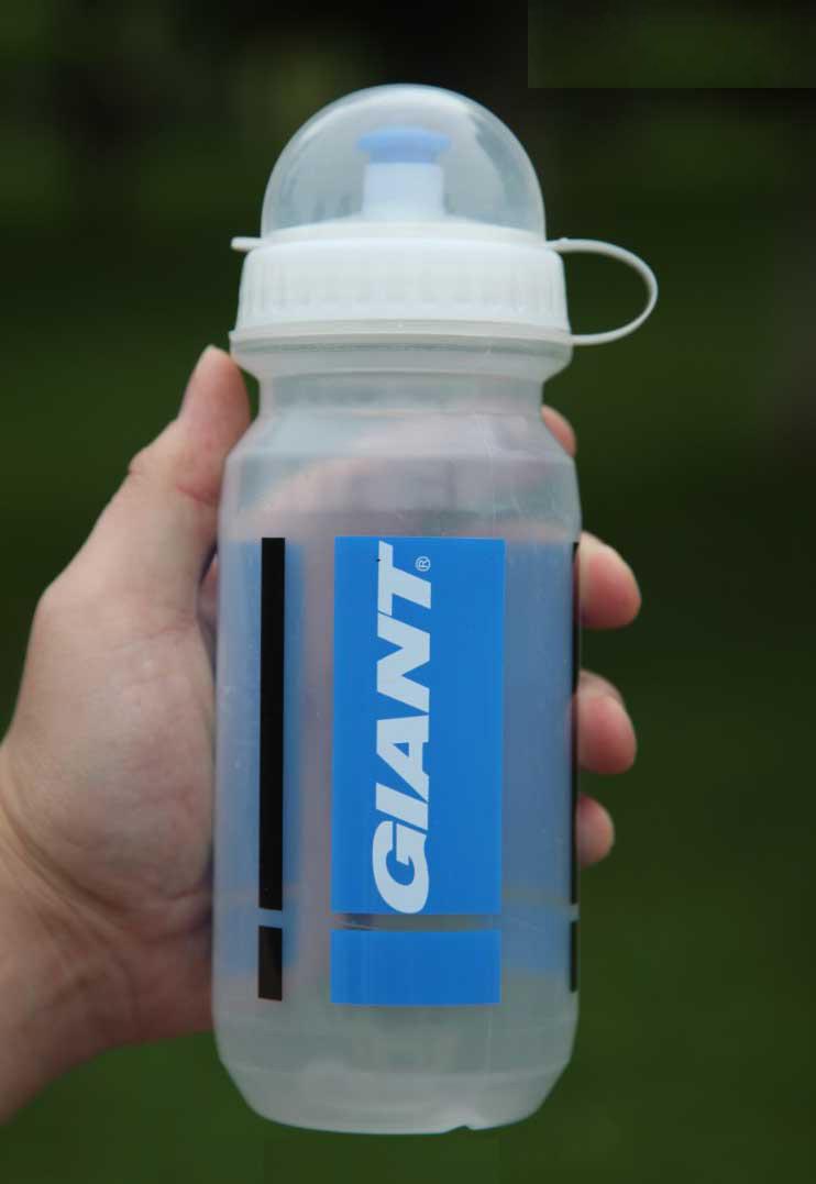Bình Nước Xe Đạp Nhựa Giant Trong