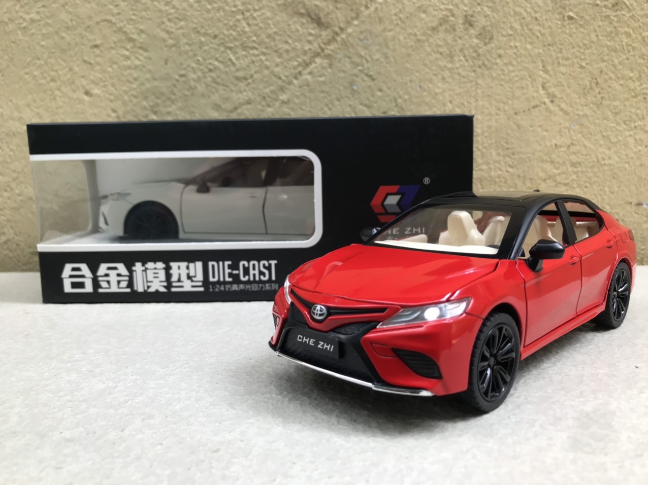 [HCM]Mô hình xe ô tô TOYOTA CAMRY 2020 1:24