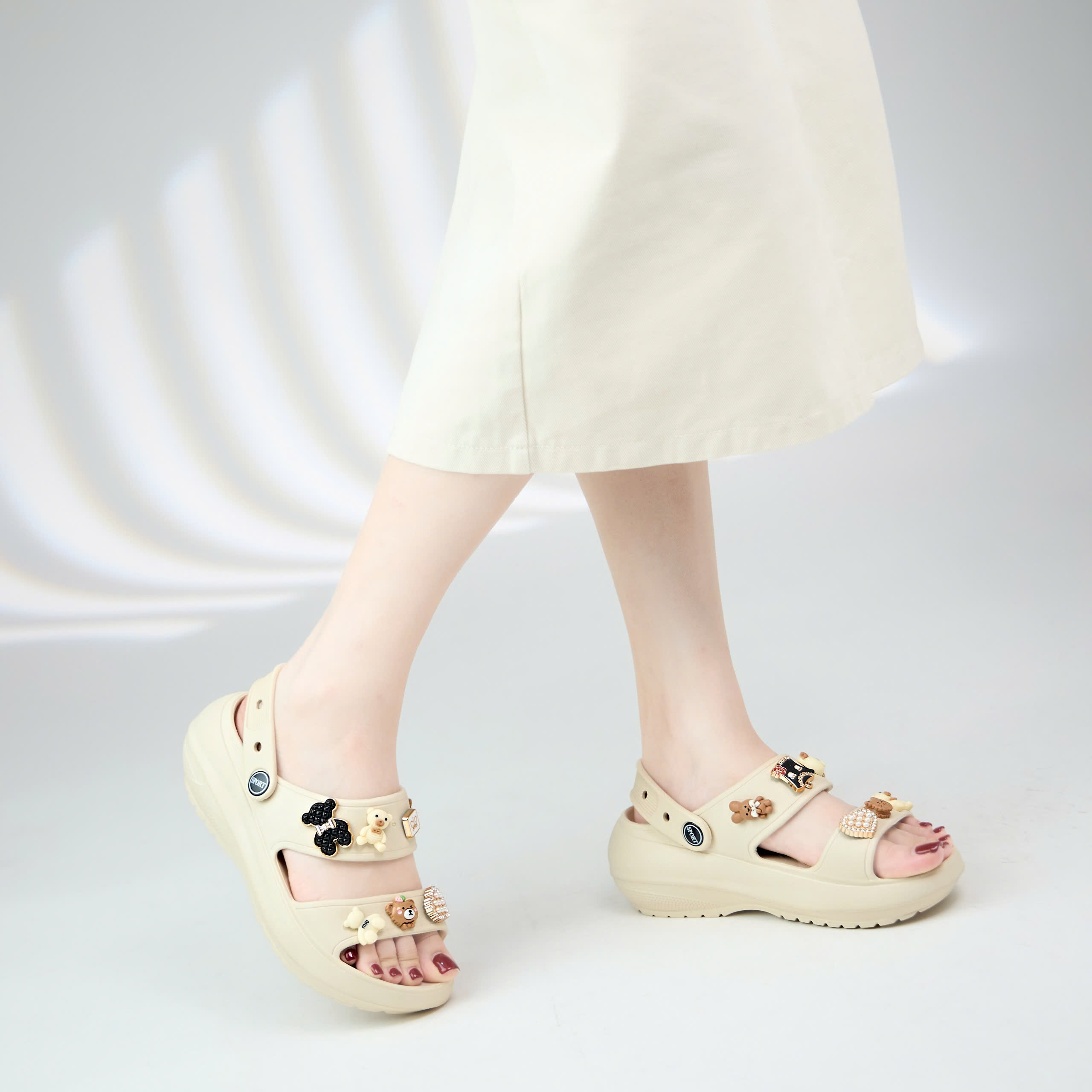 Dép nữ MWC 8455 - Dép Cross 2 Quai Ngang Đế Cao Hack Dáng Gắn Sticker Siêu Cute