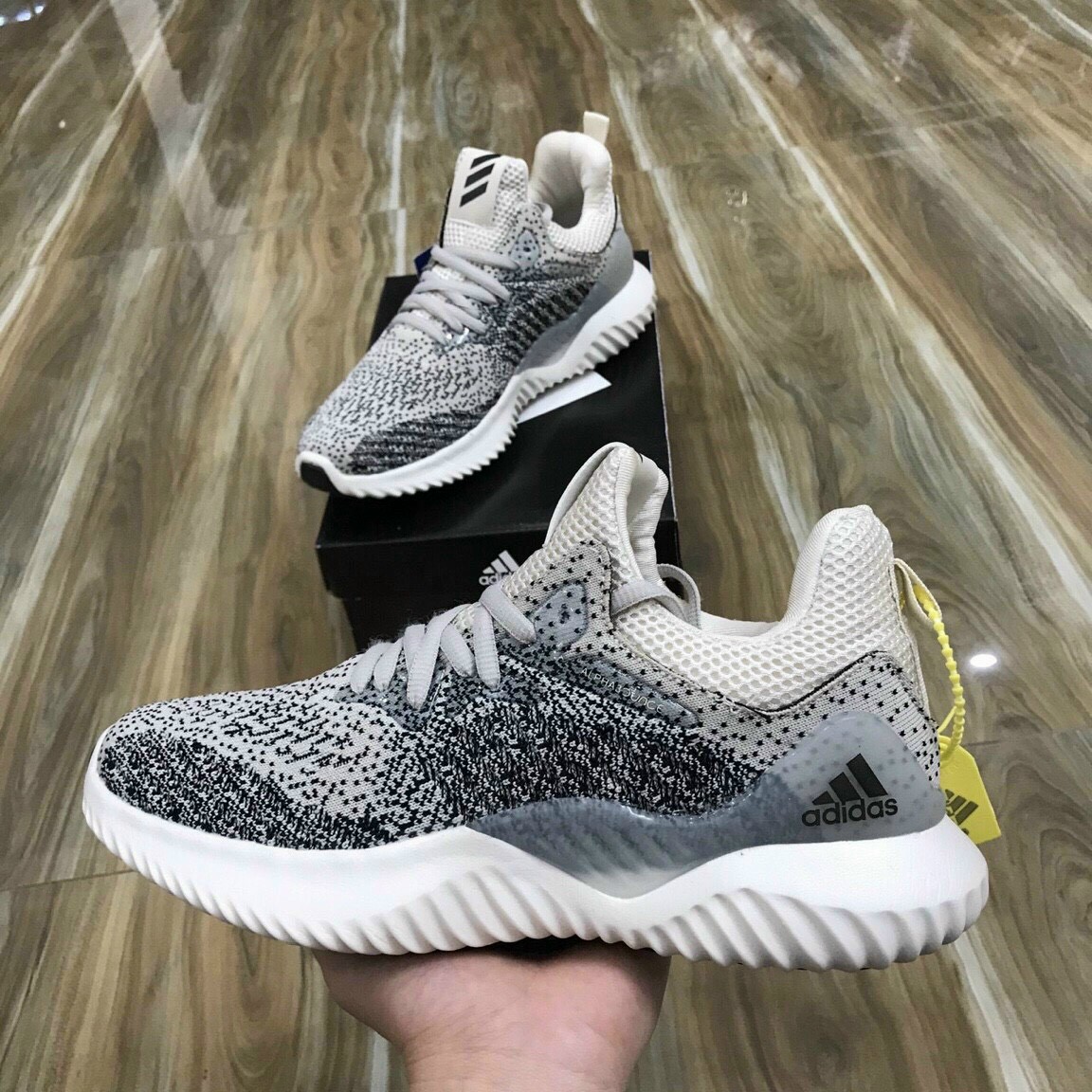 Giầy Sneakers Nam Nữ , Giầy Chạy Bộ Alphabounce XS Màu Trắng,Đen Hót Nhất Năm 2020