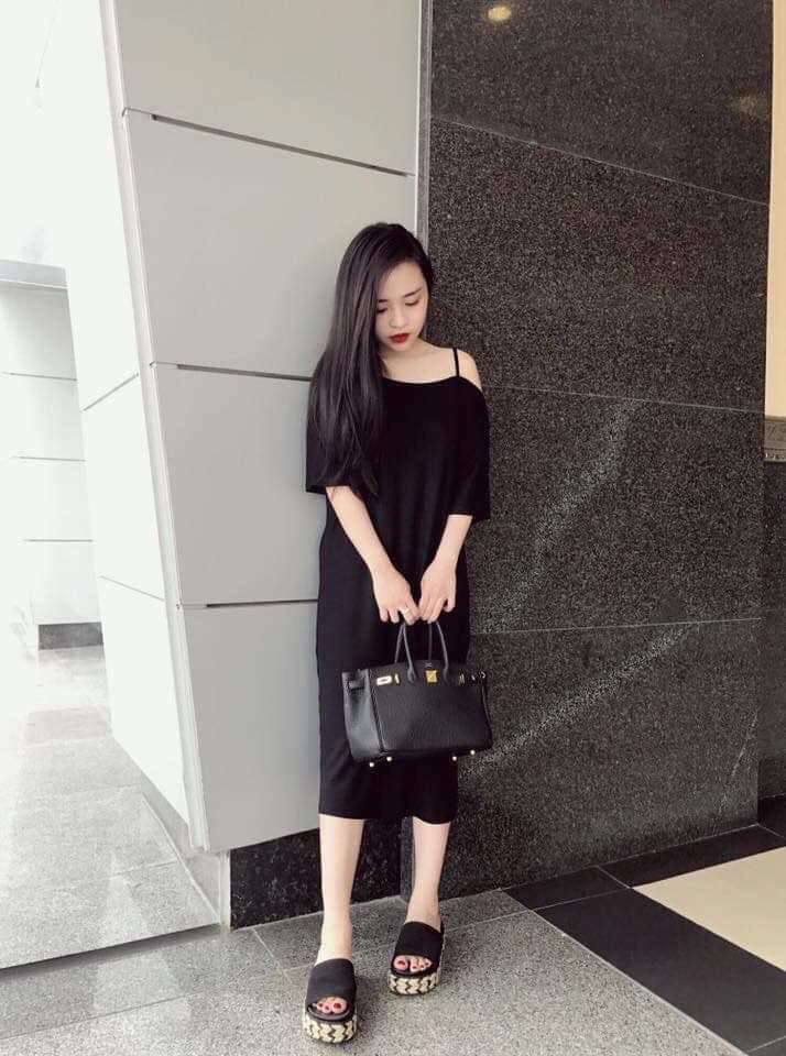 Váy lệch vai dáng xuông tay lỡ