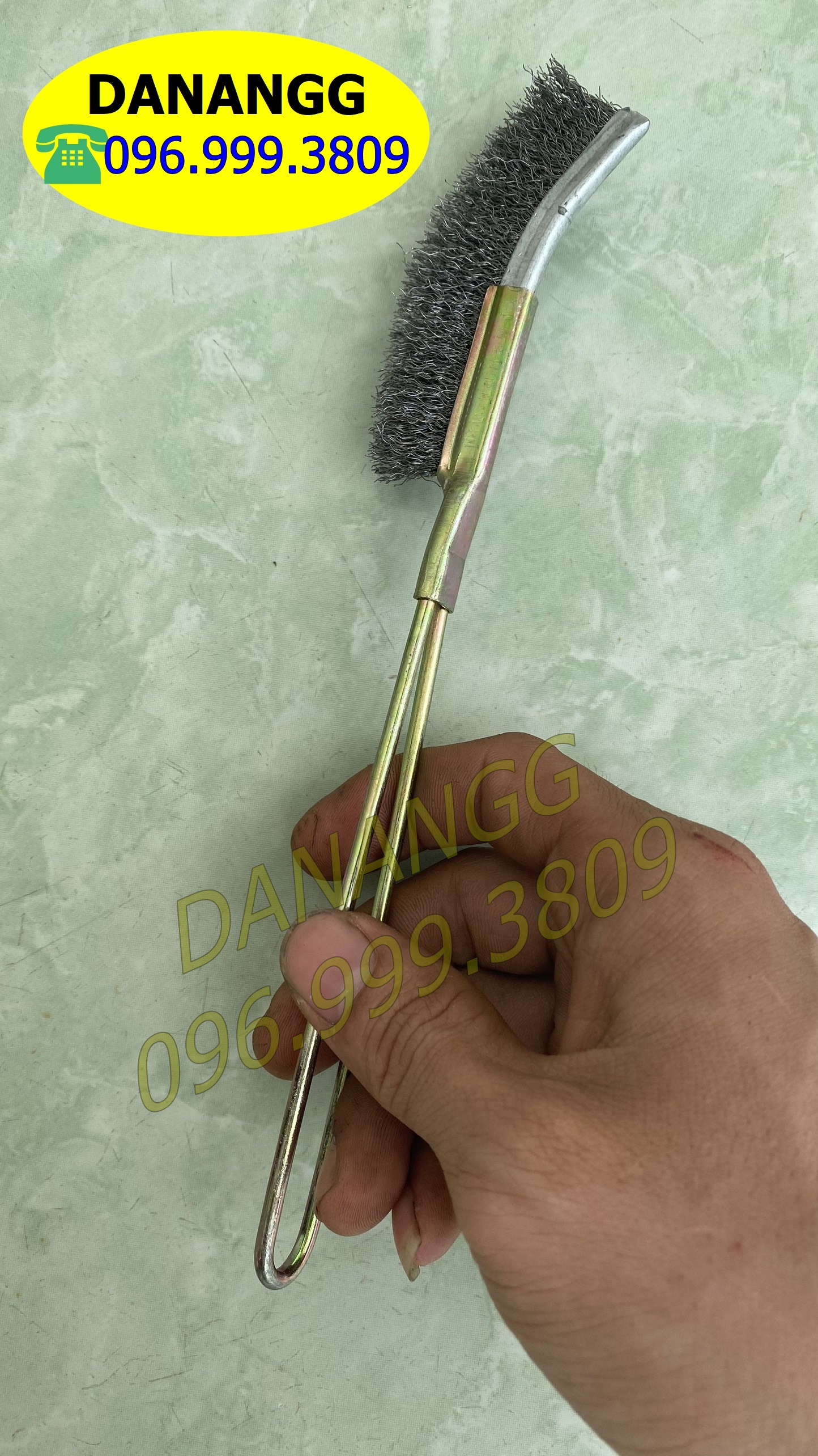 Bốt đánh rỉ sét cộng cứng
