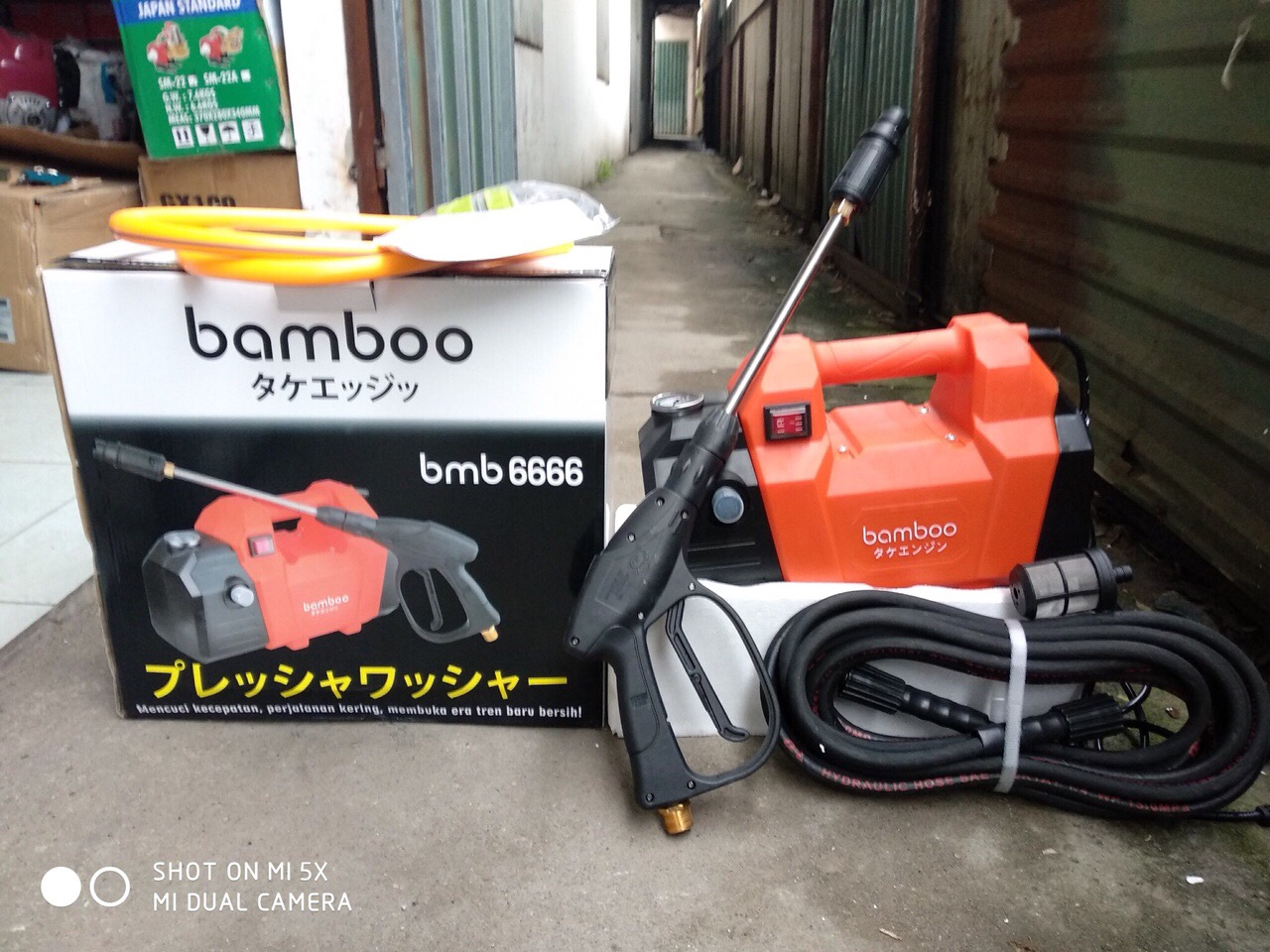 Máy rửa xe mini 1800w bamboo 6666