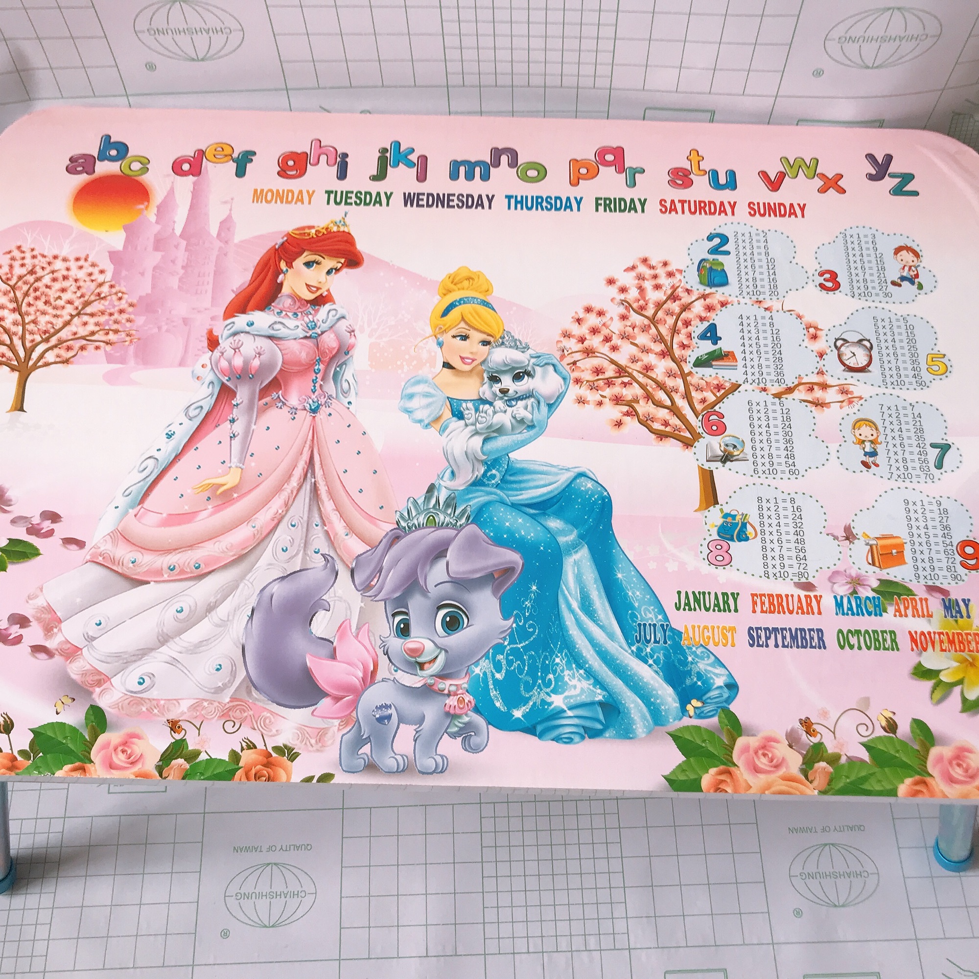 Bàn Hình Chân xếp