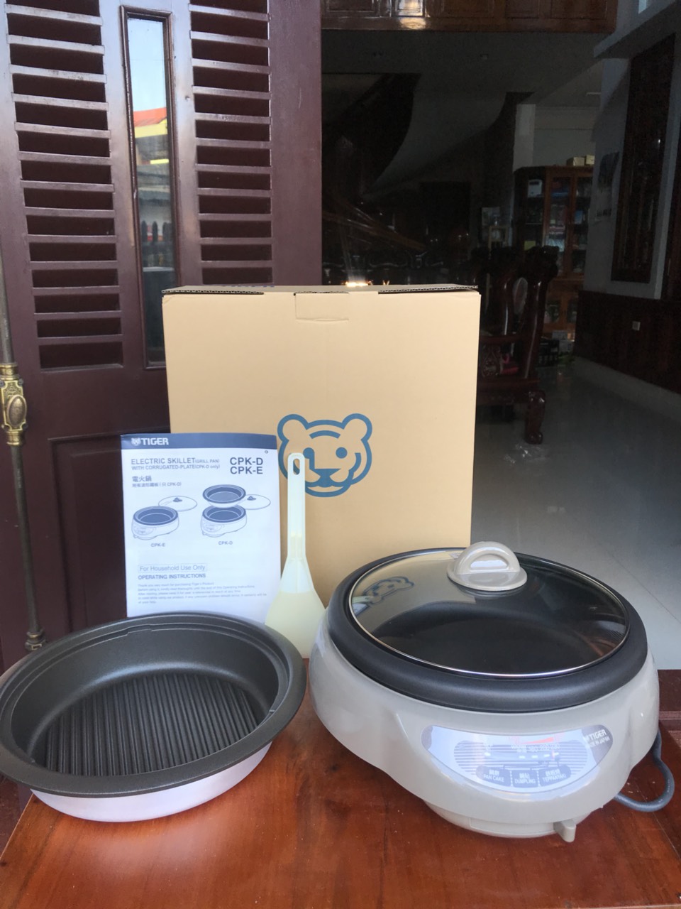Nồi lẩu và nướng điện tiger cpk-d130