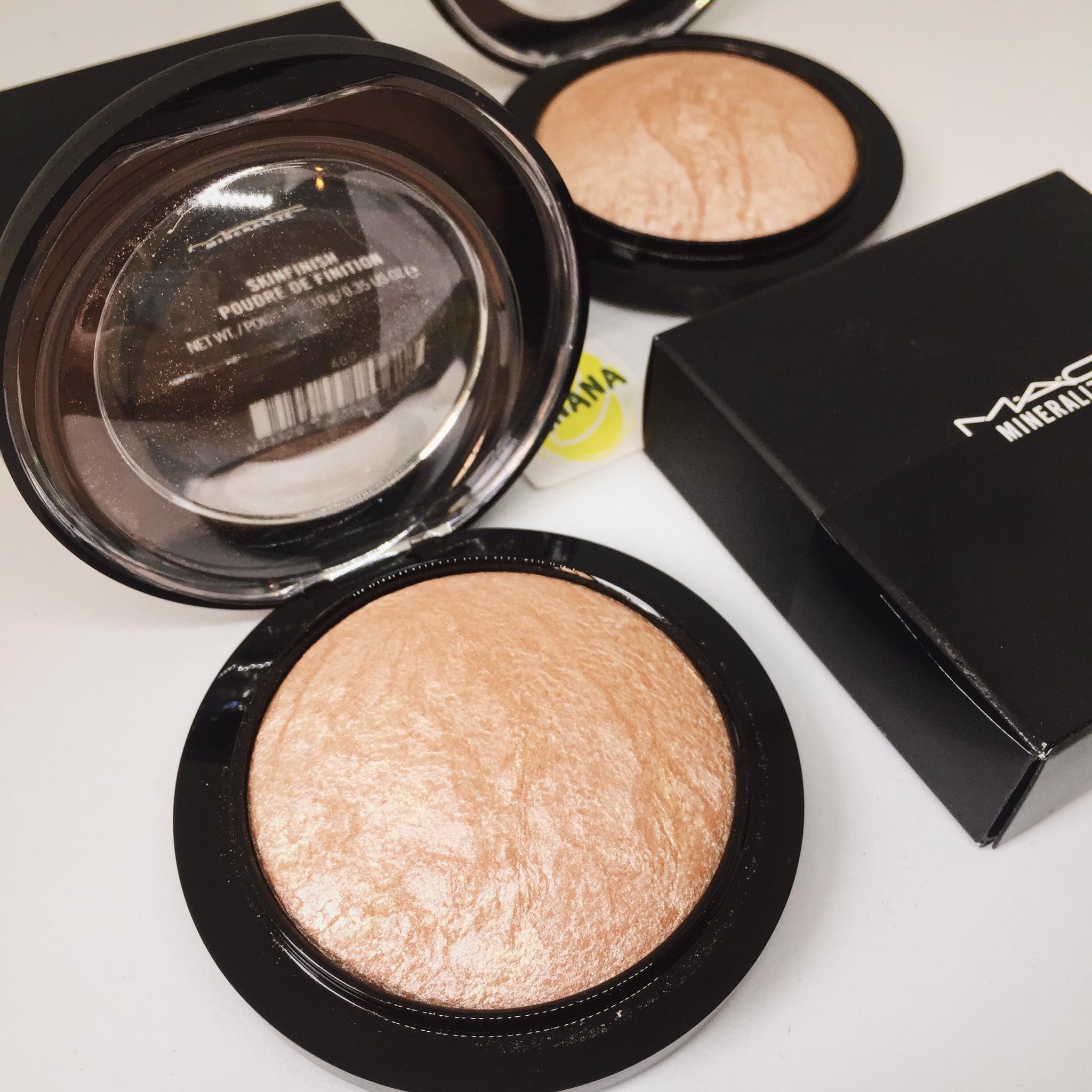 Phấn bắt sáng MAC Minneralize (Soft & Gentle )