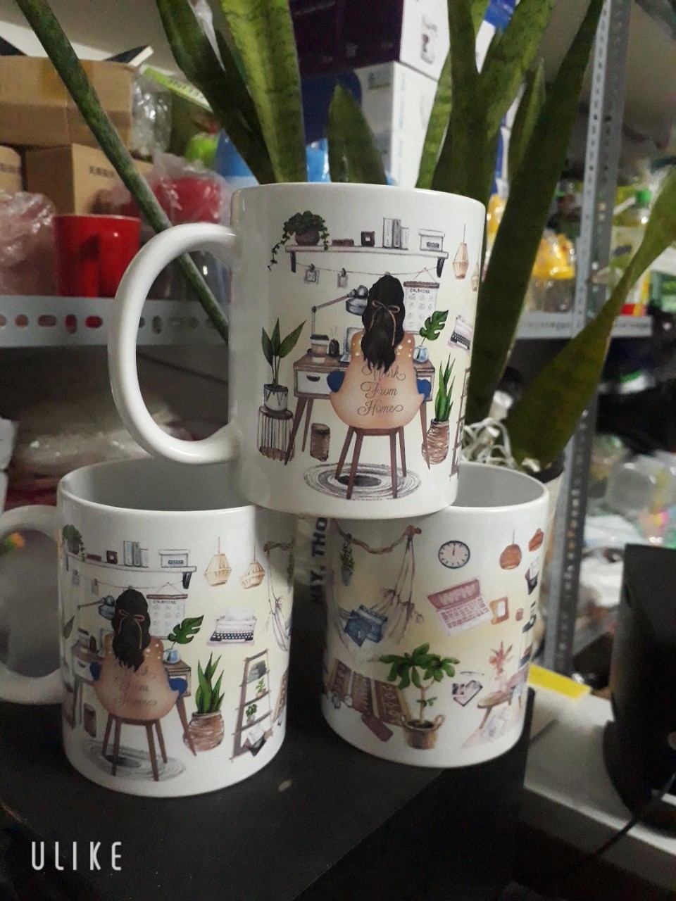 Ly sứ có quai họa tiết siêu xinh