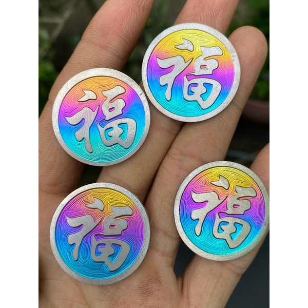Tem tròn titan chữ như hình đường kính 3cm