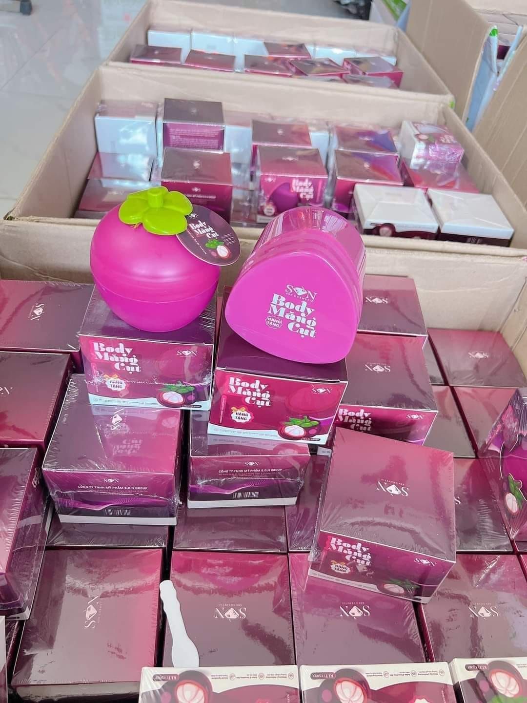 mua 1 tặng 1 kem body măng cục giúp trắng da, dưỡng ẩm 120g