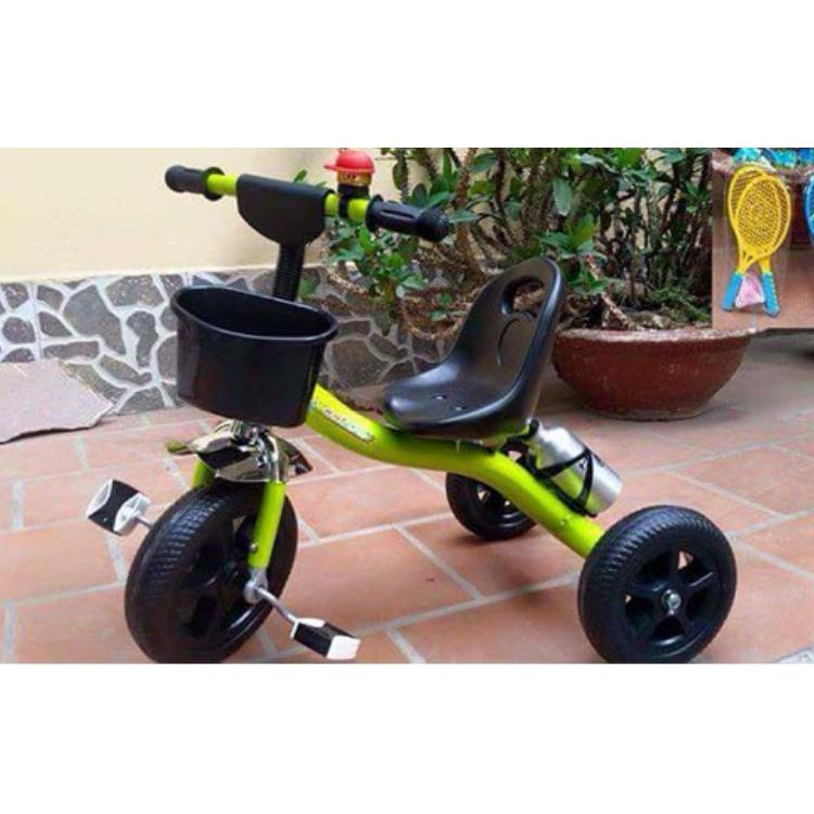 Xe đạp 3 bánh có bình nước màu xanh lá