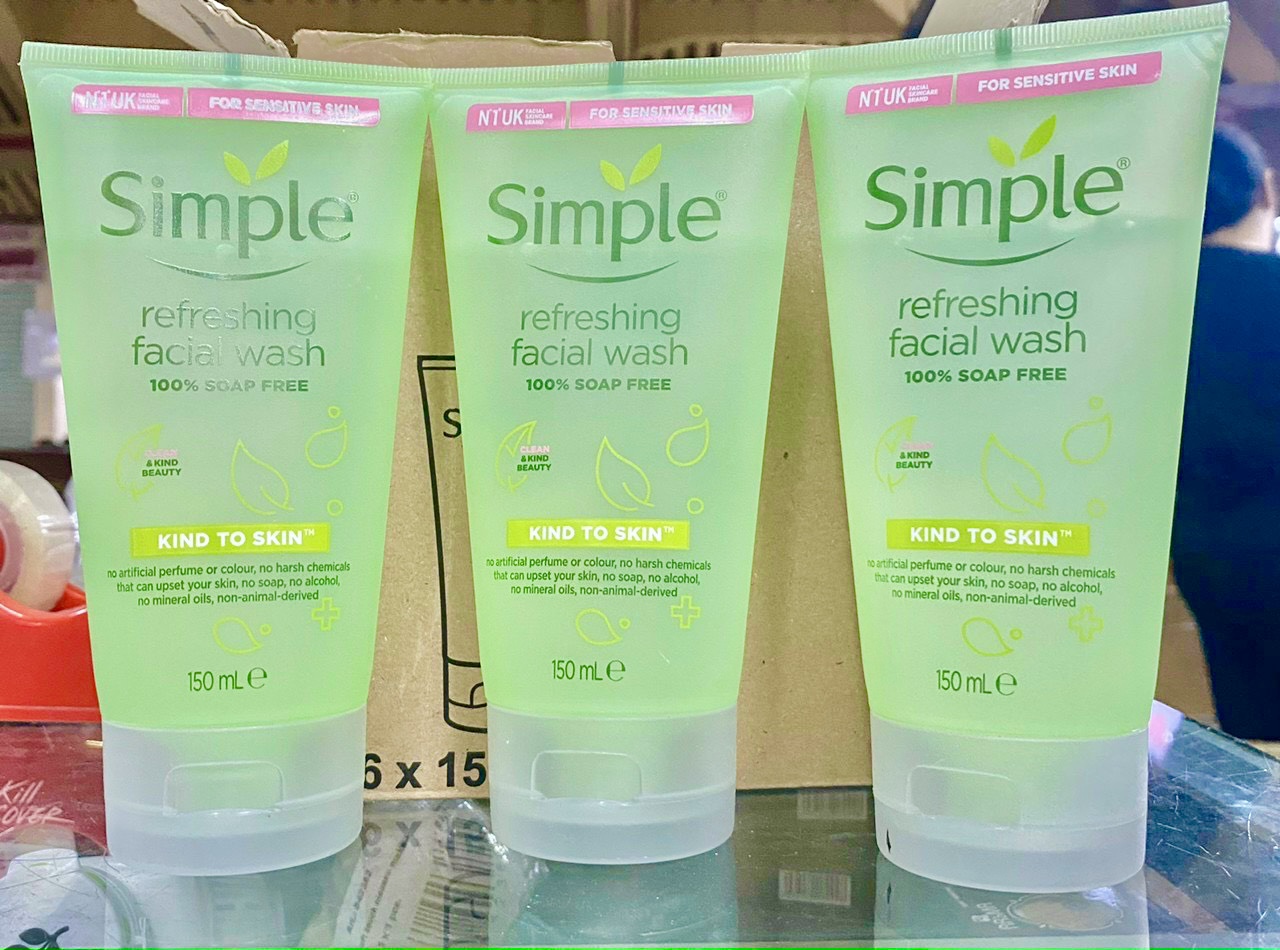 Gel rửa mặt tươi mát cho da nhạy cảm simple 150ml