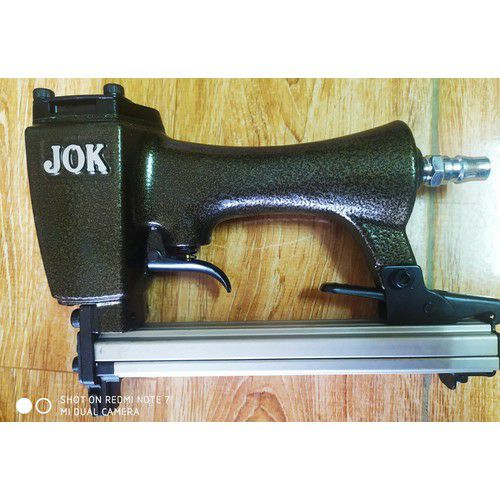 súng bắn đinh j1013 tặng kèm một hộp đinh U1006