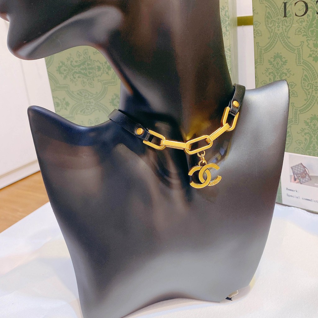 Choker vòng cổ nữ dây da mặt xích Cha-nel cá tính cực sang chảnh - MS085013