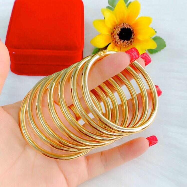 Vòng tay trơn dạng rỗng có khoá mạ vàng 24k