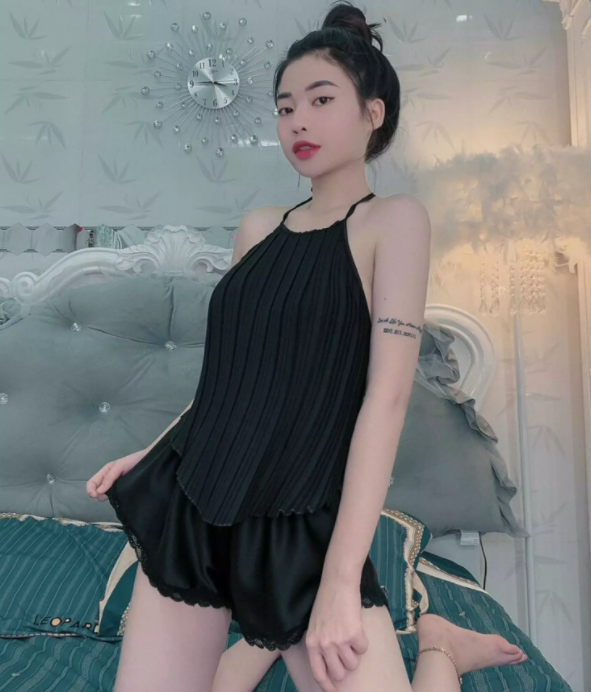 Sét bộ ngủ nữ quần đùi áo hai dây cổ yếm chất lụa cao cấp