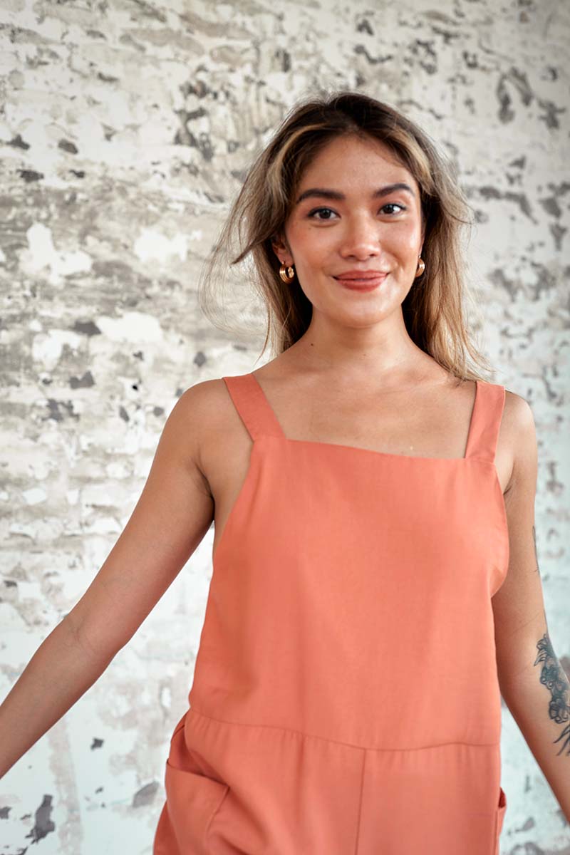 Sinhtolina Kali Women Minimal Jumpsuit Coral Cool & Stylish - Áo liền quần nữ màu cam cà rốt tối giản trẻ trung năng động