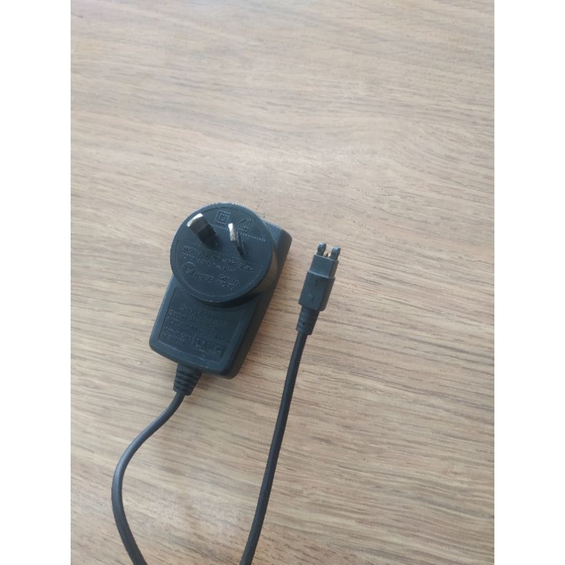 Bộ sạc dành cho Sony erricsson F500i , J200 , J300 ,K600i,K608i,K700i P800,P900,P910i ,S700i,S710,..