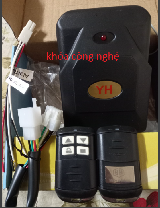 Hộp nhận cửa cuốn(rolling door reeciver)tần số 433mhz 8 mã cố dịnh dễ dàng tự thay thế,lắp đặt.