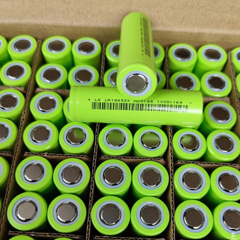 Cell pin LS xanh 18650 dung lượng 2000mAh dòng xả cao 20A chung dùng cho máy cắt, máy khoan