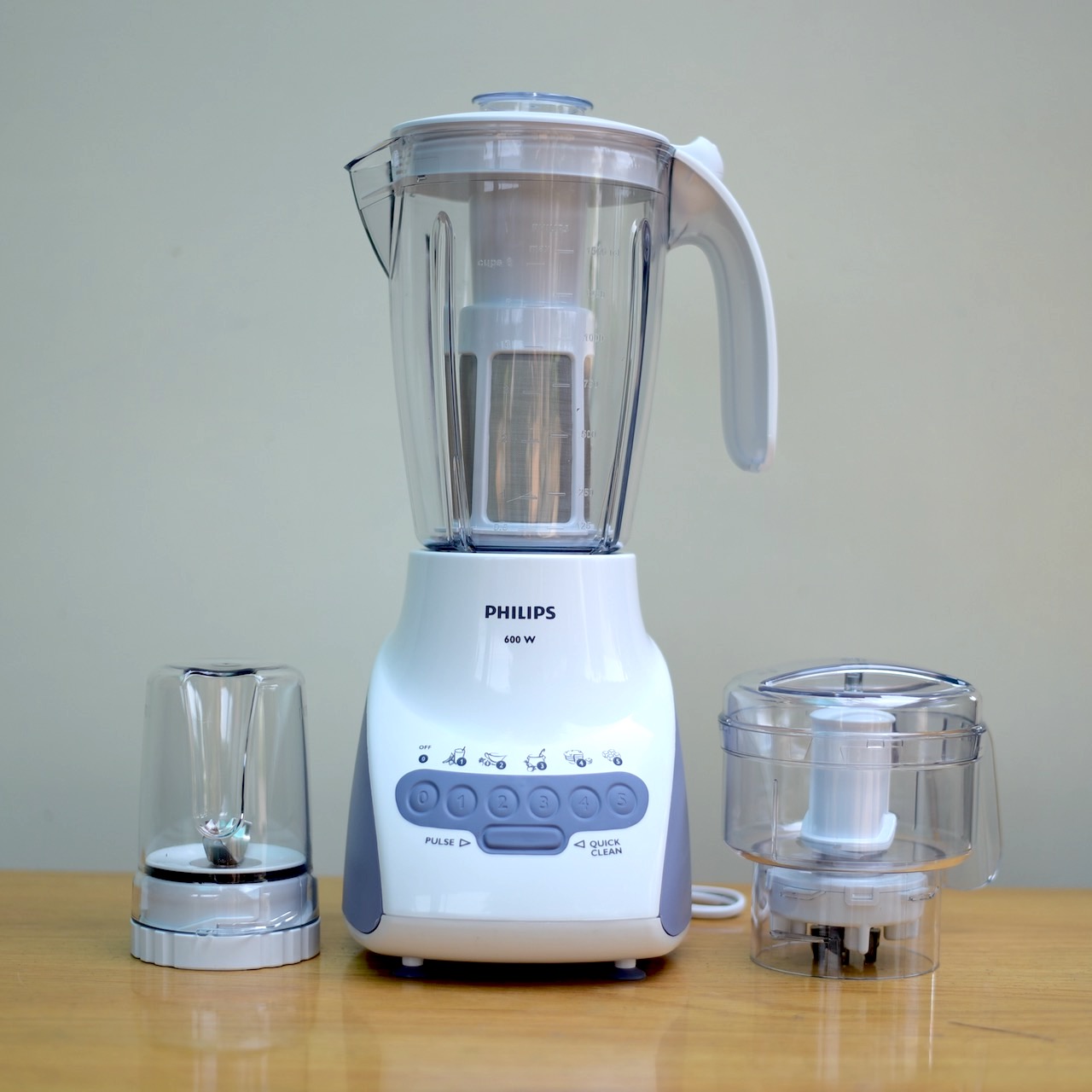 Máy xay sinh tố Philips HR2118