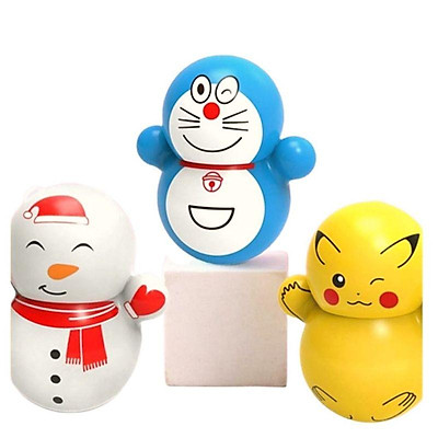 1 con lật đật đồ chơi