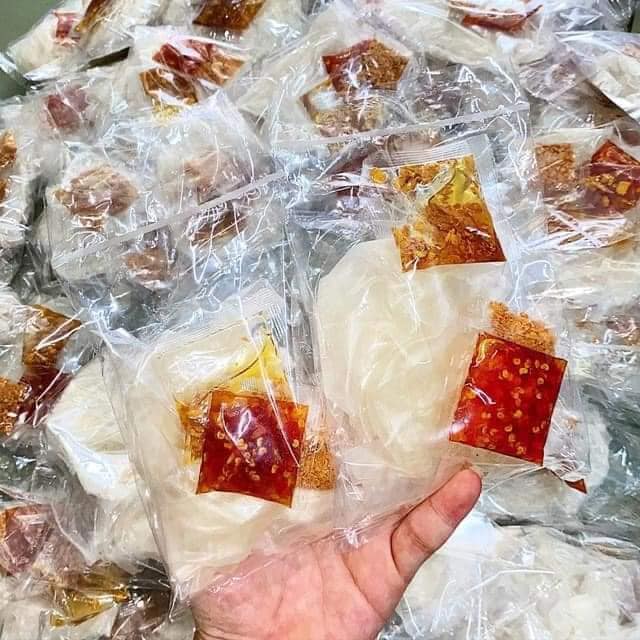 Bánh tráng phơi sương ớt rim dầu tỏi