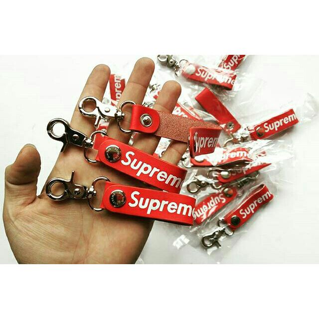 Móc khóa da Supreme