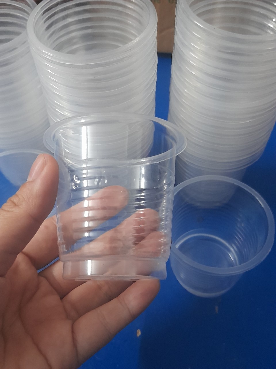 Ly nhựa dùng 1 lần nhỏ uống nước văn phòng - 1 cây 140ml