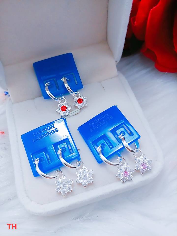 BÔNG TAI BẠC HÌNH HOA CHO BÉ GÁI