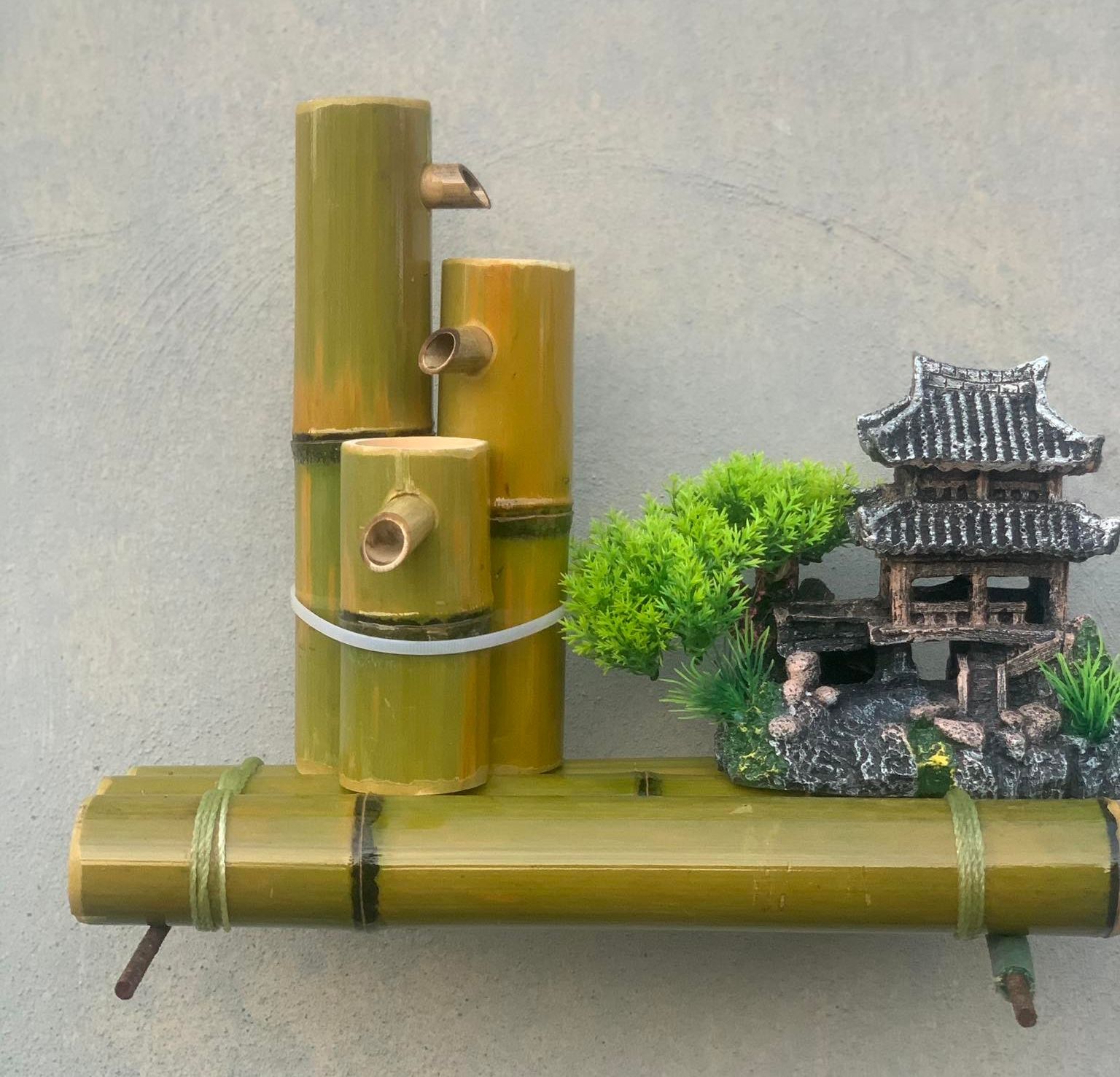 Thác nước tiểu cảnh