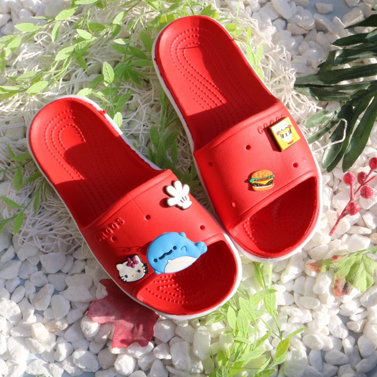 [HCM]4 Màu: Dép Crocs Nữ Quai Ngang - Gắn sẵn 6 Sticker