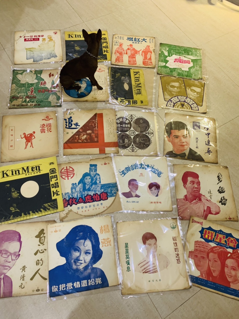 Đĩa Than nhạc Hoa Cổ Hàng Sưu Tầm đĩa nhựa vinyl sản xuất tại VN năm 1968 . nghe tốt số lượng có hạn