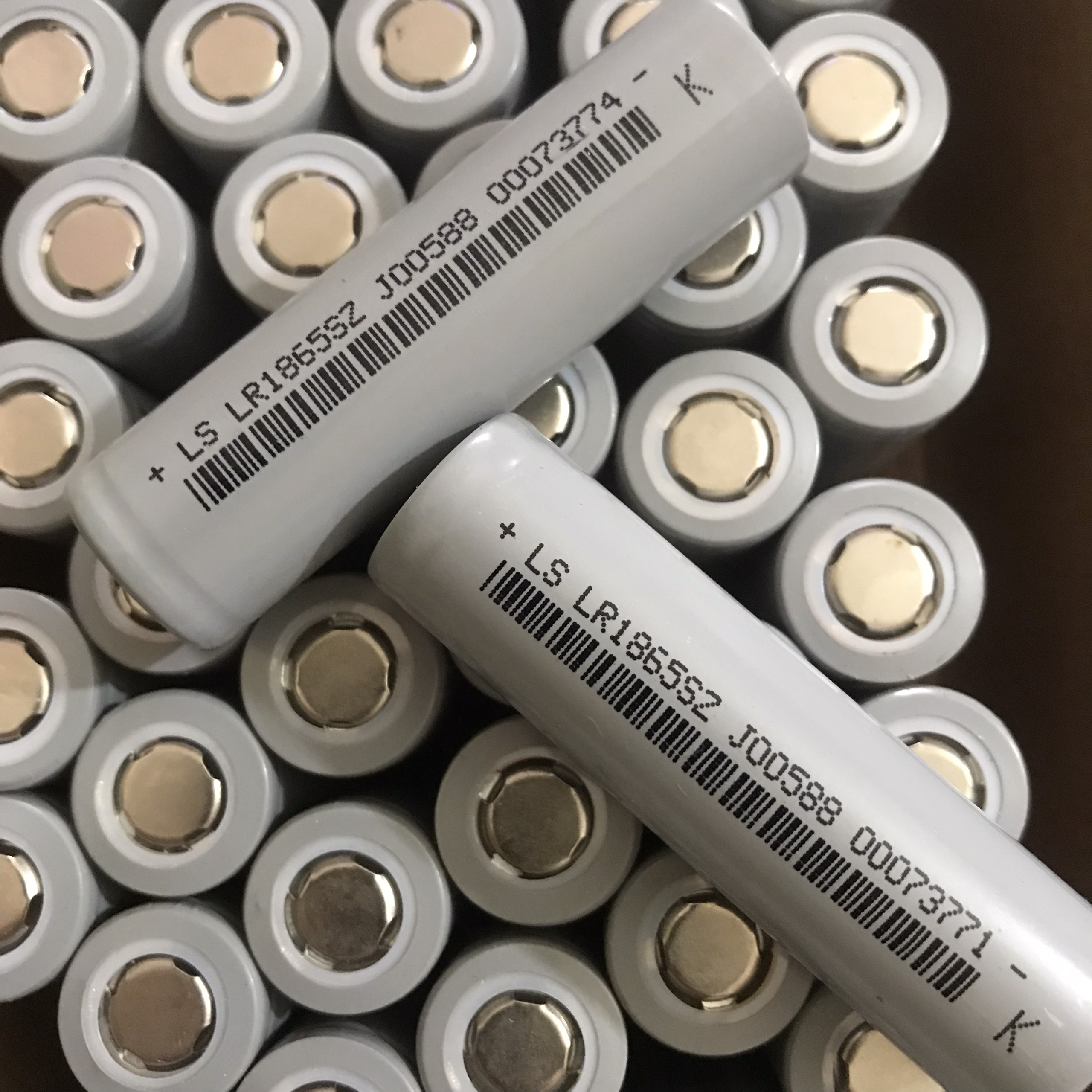 Linh kiện cell pin lisen 18650 2500mah chuẩn dung lượng