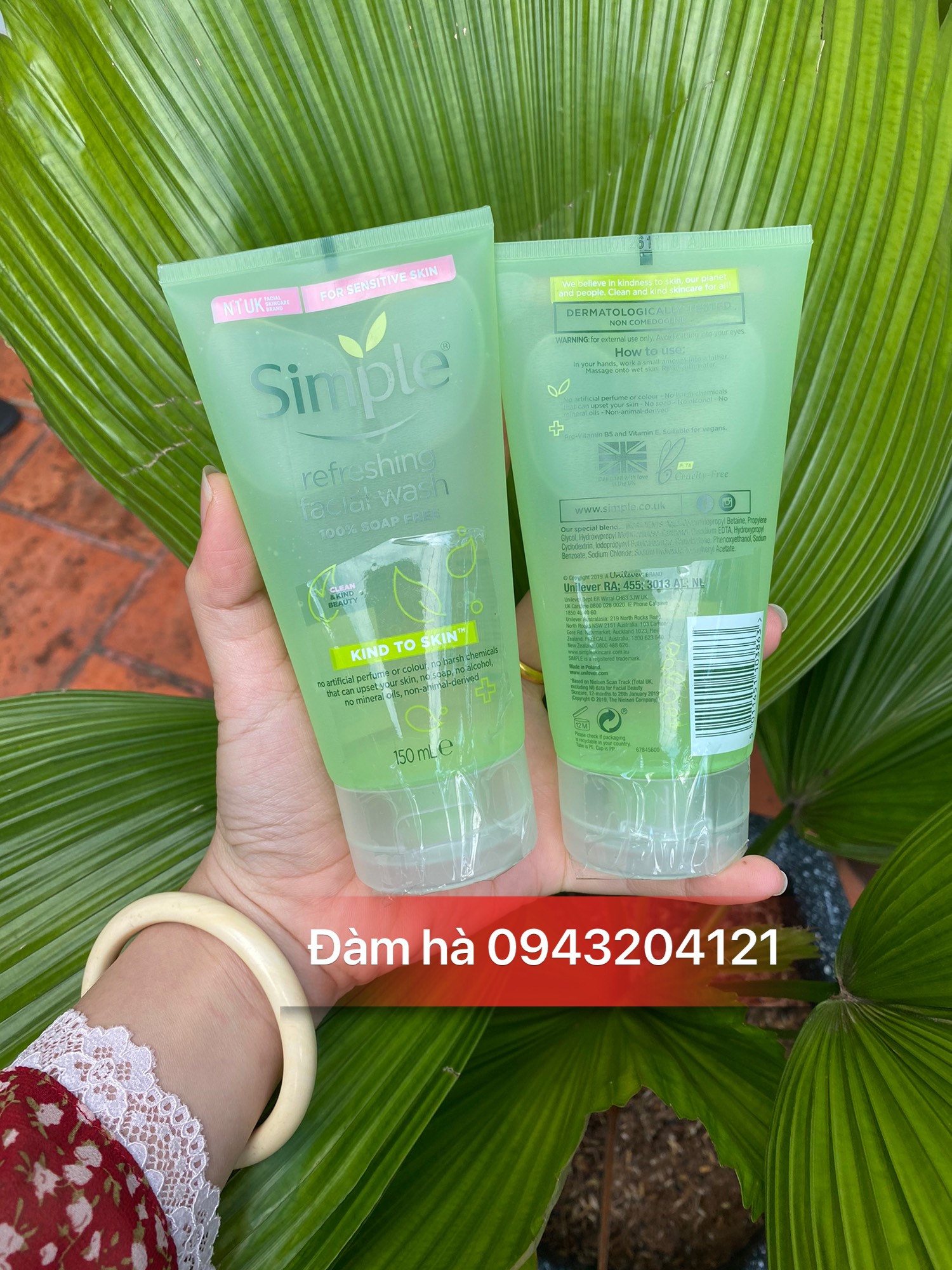 Sữa rửa mặt dạng gel Simple Refreshing