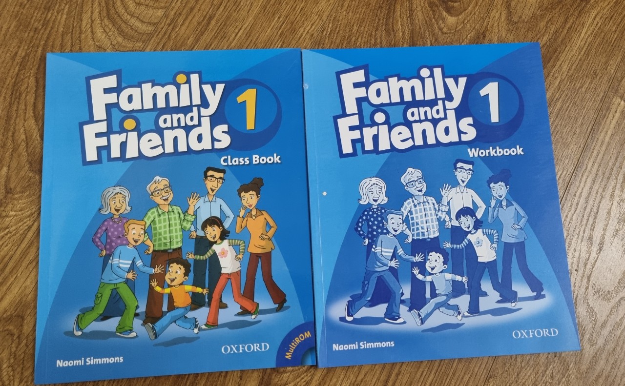 Bộ Family and Friends 1 bản 1st [bộ 2 cuốn ]