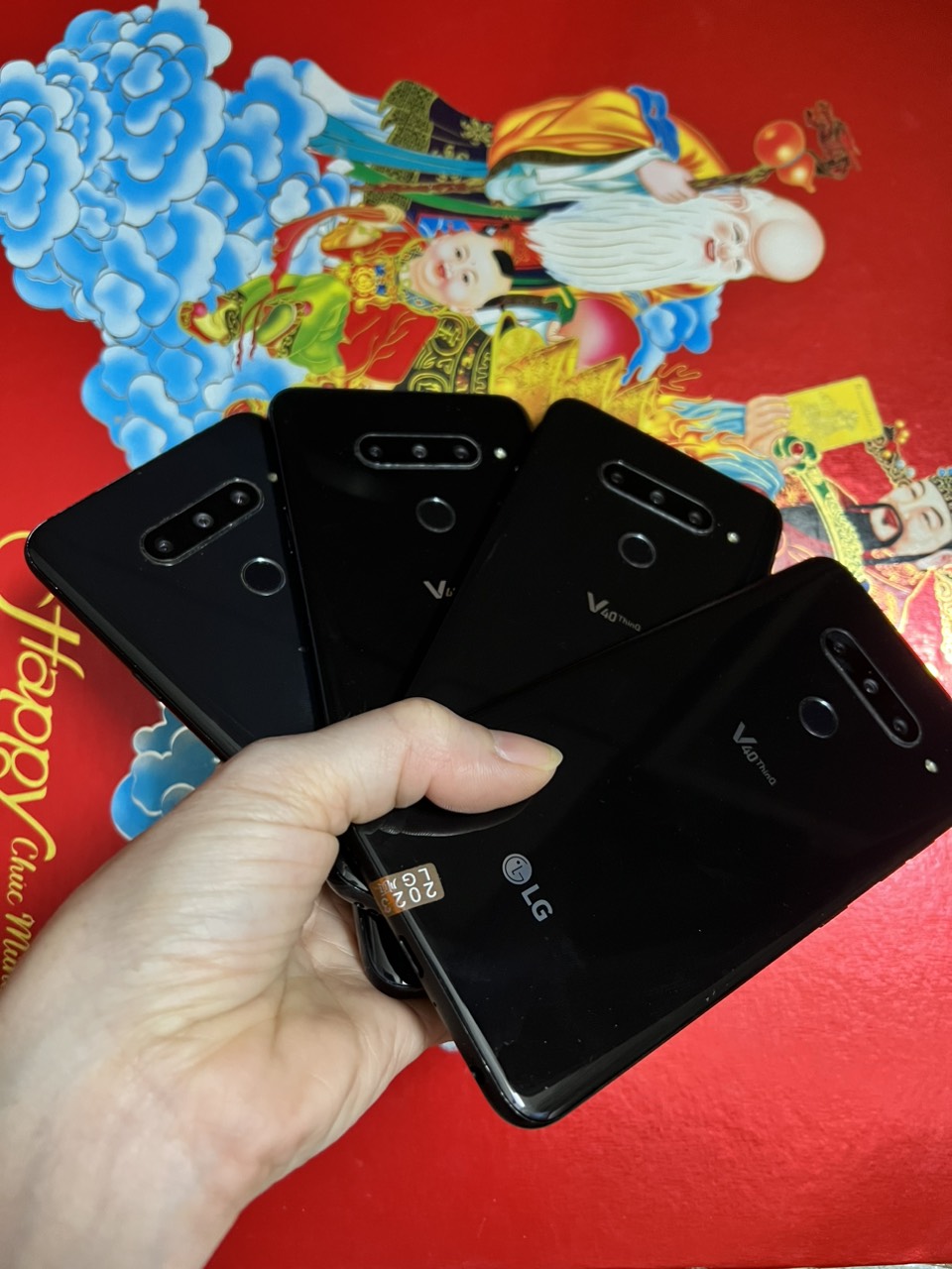 điện thoại LG V40 ThinQ ram 6G bộ nhớ 128G 64G CHÍNH HÃNG - chơi siêu game PUBG/LIÊN QUÂN mượt Hệ điều hành: Android Camera sau: Chính 12MP & Phụ 12MP,16MP Camera trước: 8MP và 5MP (2 camera) CPU: Snapdragon 845 8 nhân