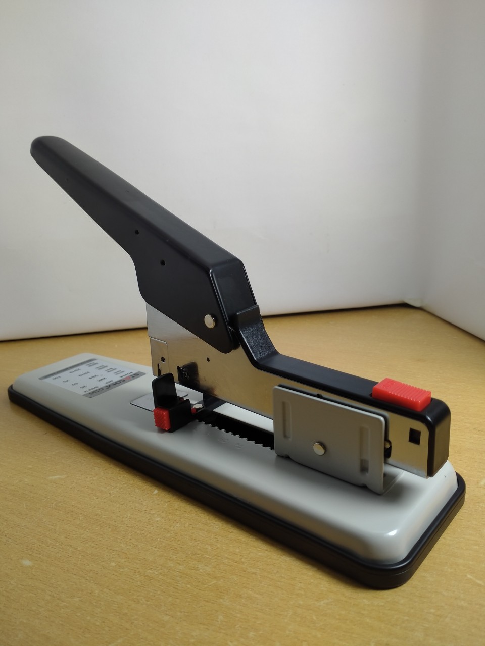 DẬP GHIM CỠ LỚN ( 100 TỜ) STACOM C103