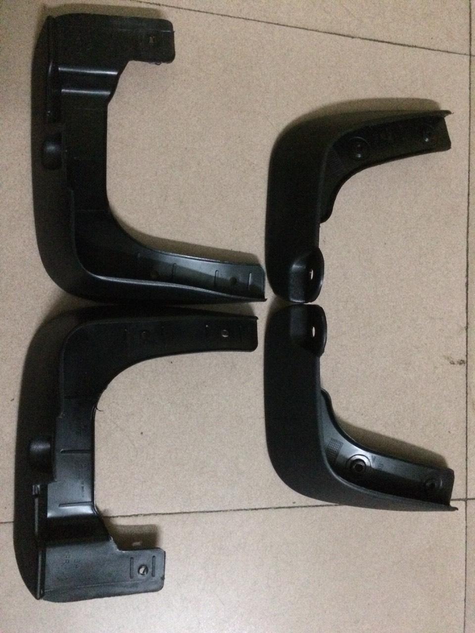 Chắn bùn bánh grand i10 oem