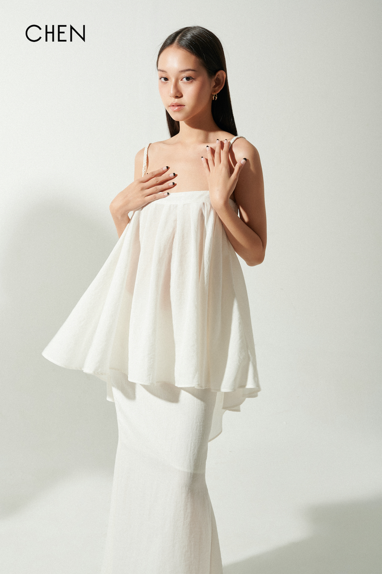 Set áo hai dây trắng hở lưng CHEN - Peony Set