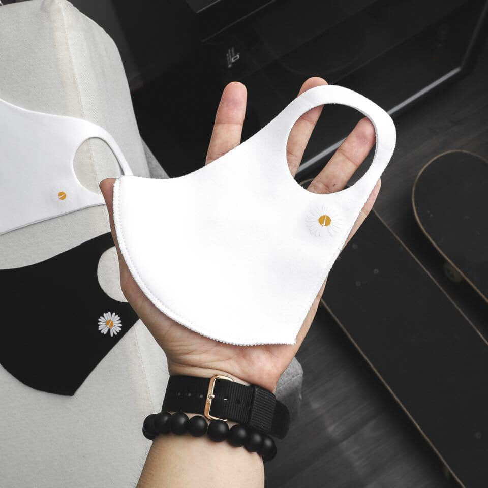 Combo 5 Khẩu Trang Vải su Hàn Quốc in hình Hoa Cúc kháng khuẩn, lọc bụi, mềm mịn, thoáng mát (có thể giặt tái sử dụng nhiều lần)