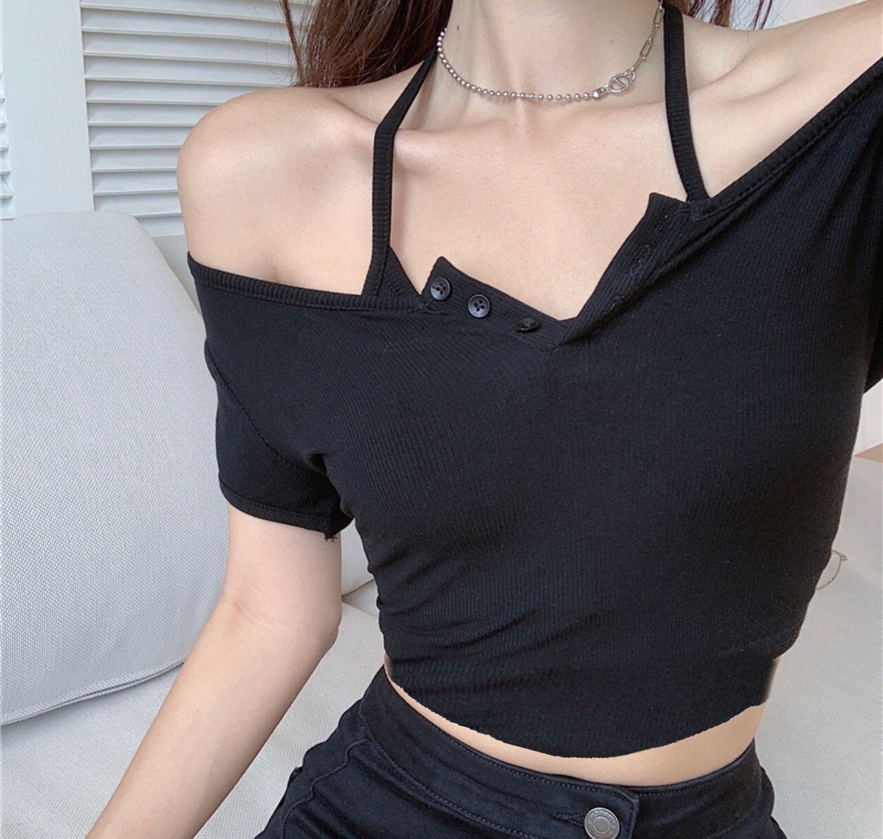 Áo croptop vạt bầu dây yếm siêu xinh xắn