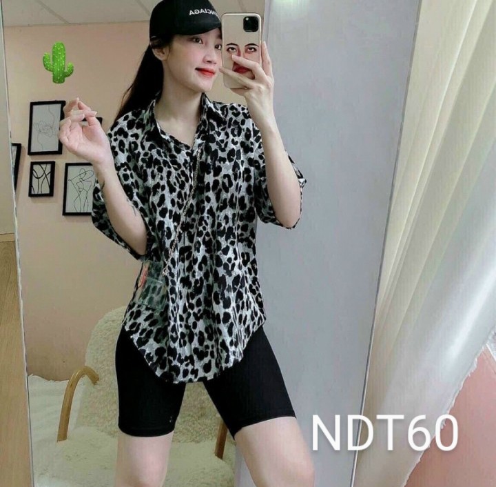 Áo sơ mi họa tiết báo xám chất kate lụa không nhăn, nhàu. shop cam kết hàng y hình kèm ảnh thật chính chủ