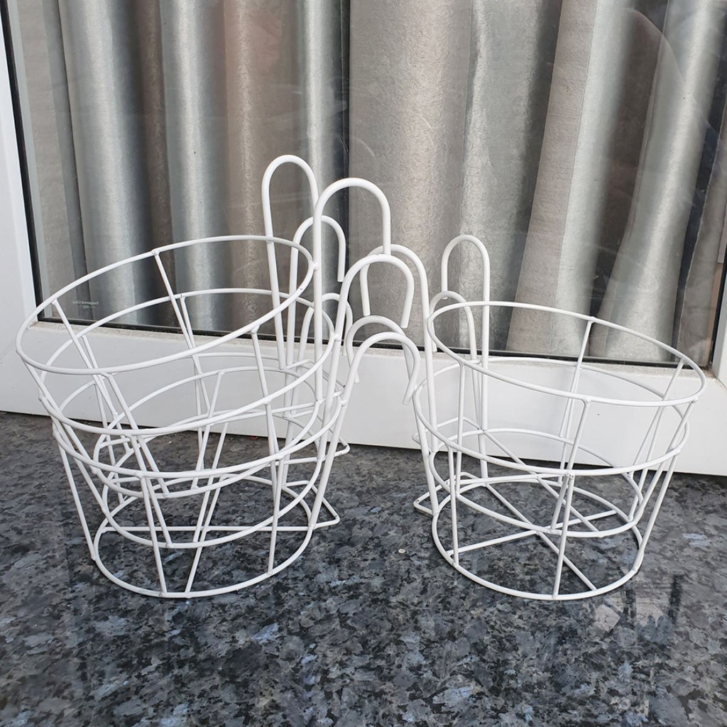 05 móc tròn treo chậu hoa ban công, khung cửa sổ đường kính 22cm