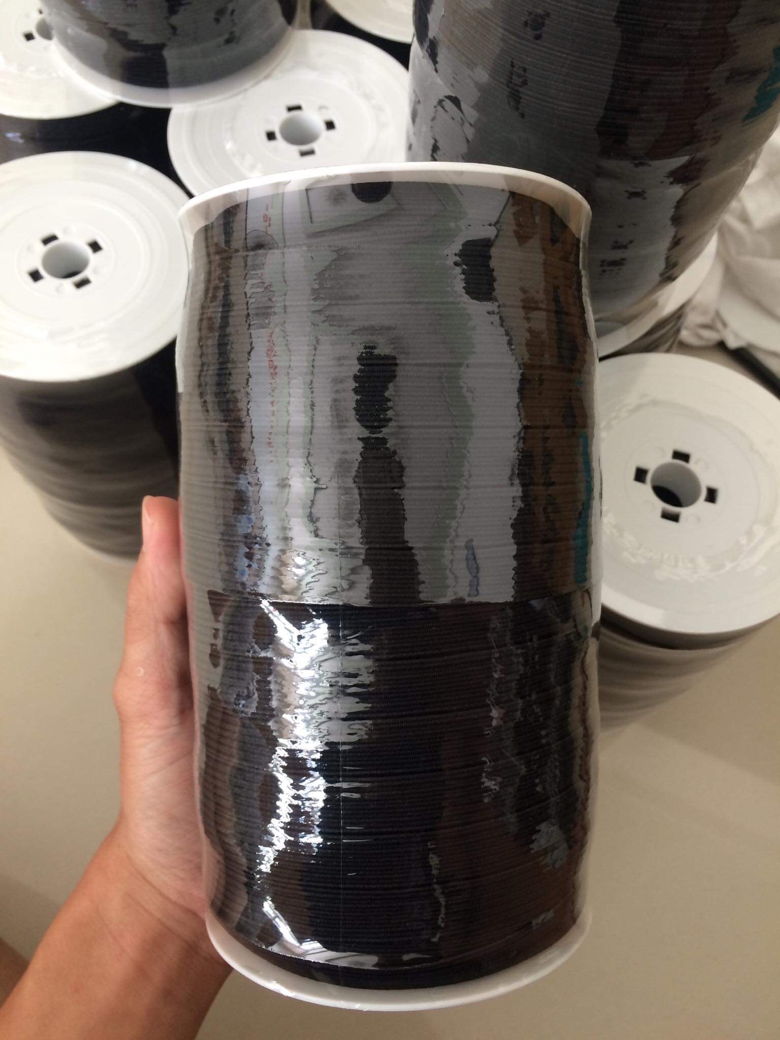 Dây thun dệt bản số 12 màu đen - size 1p2 100 mét.