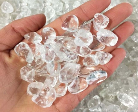 Đá thạch anh vụn trắng đánh bóng tự nhiên (1Kg)