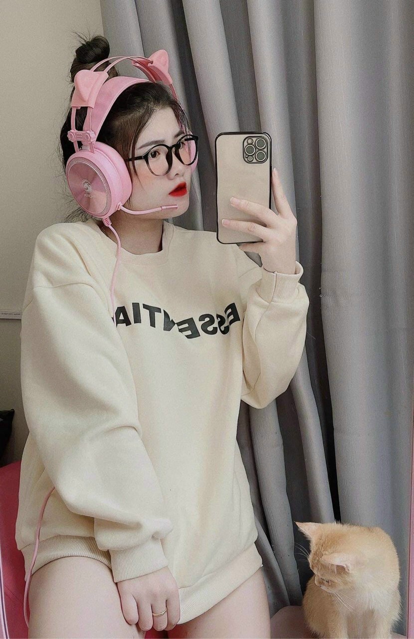 Áo khoác sweater nữ hot trend essentials cổ chui from 777fashion tp