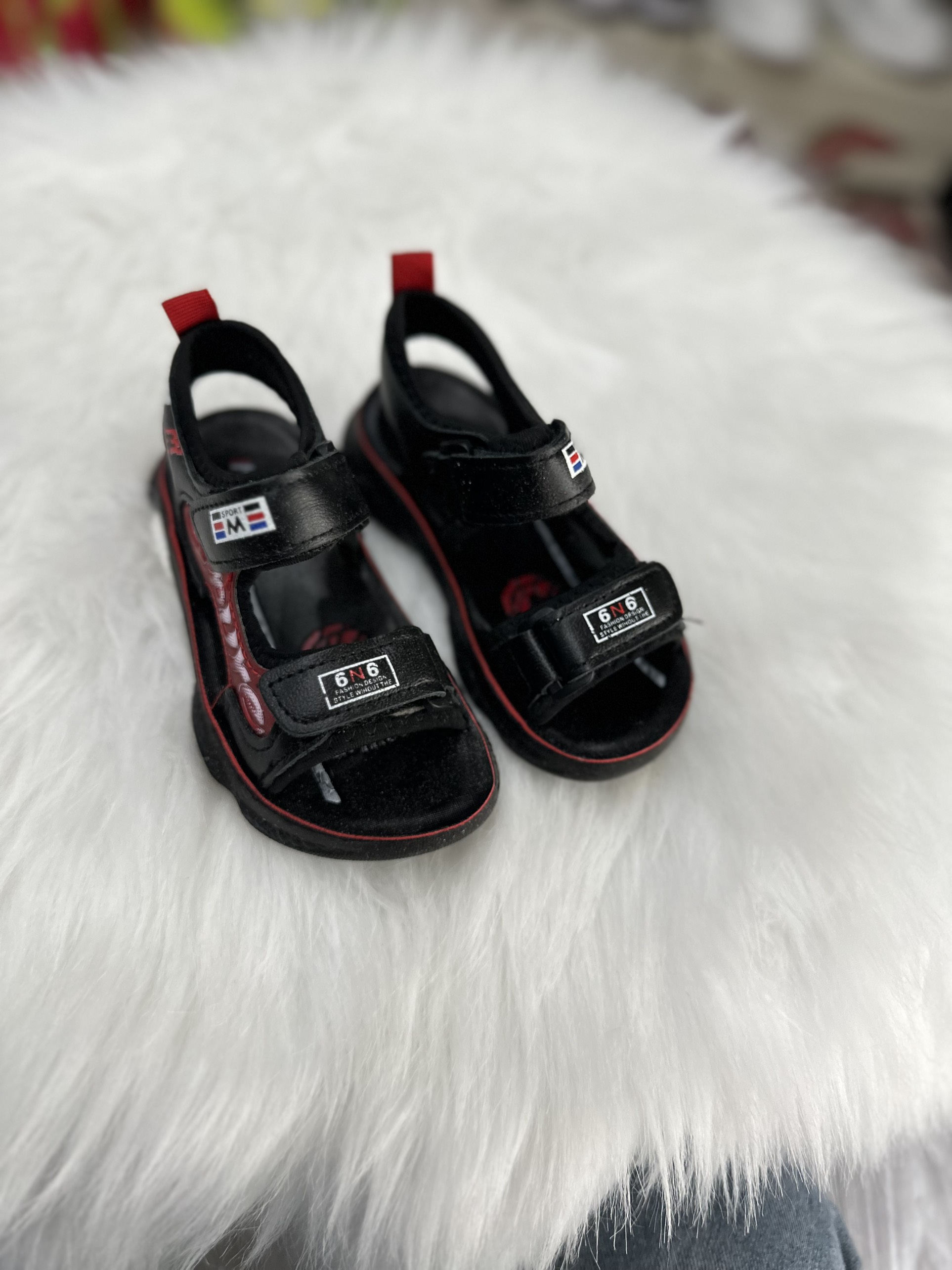 M3 Ảnh thật tự chụp dép sandal bé trai