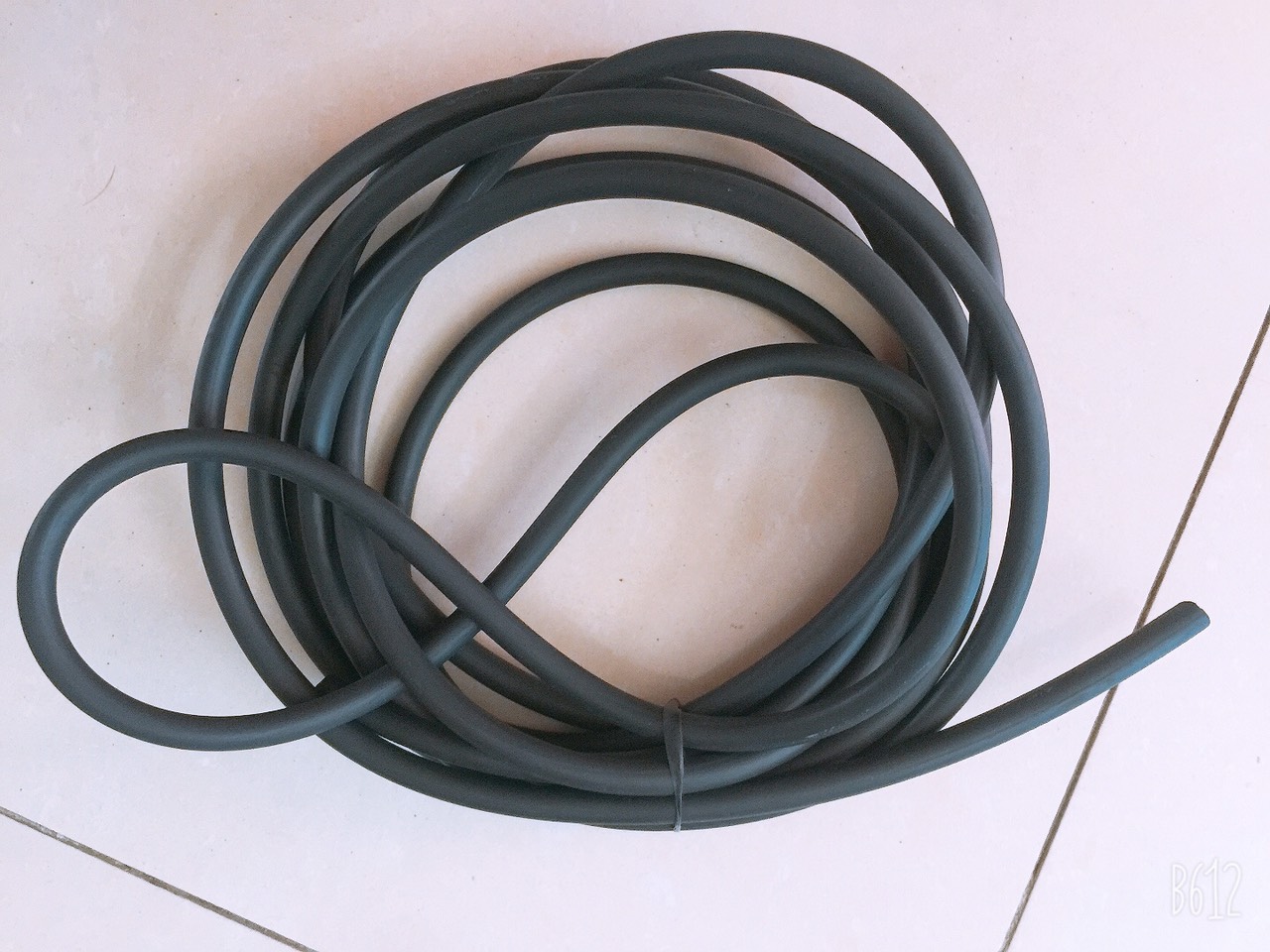 Tuy ô bơm nước rửa kính và cút nối cho ô tô các loại