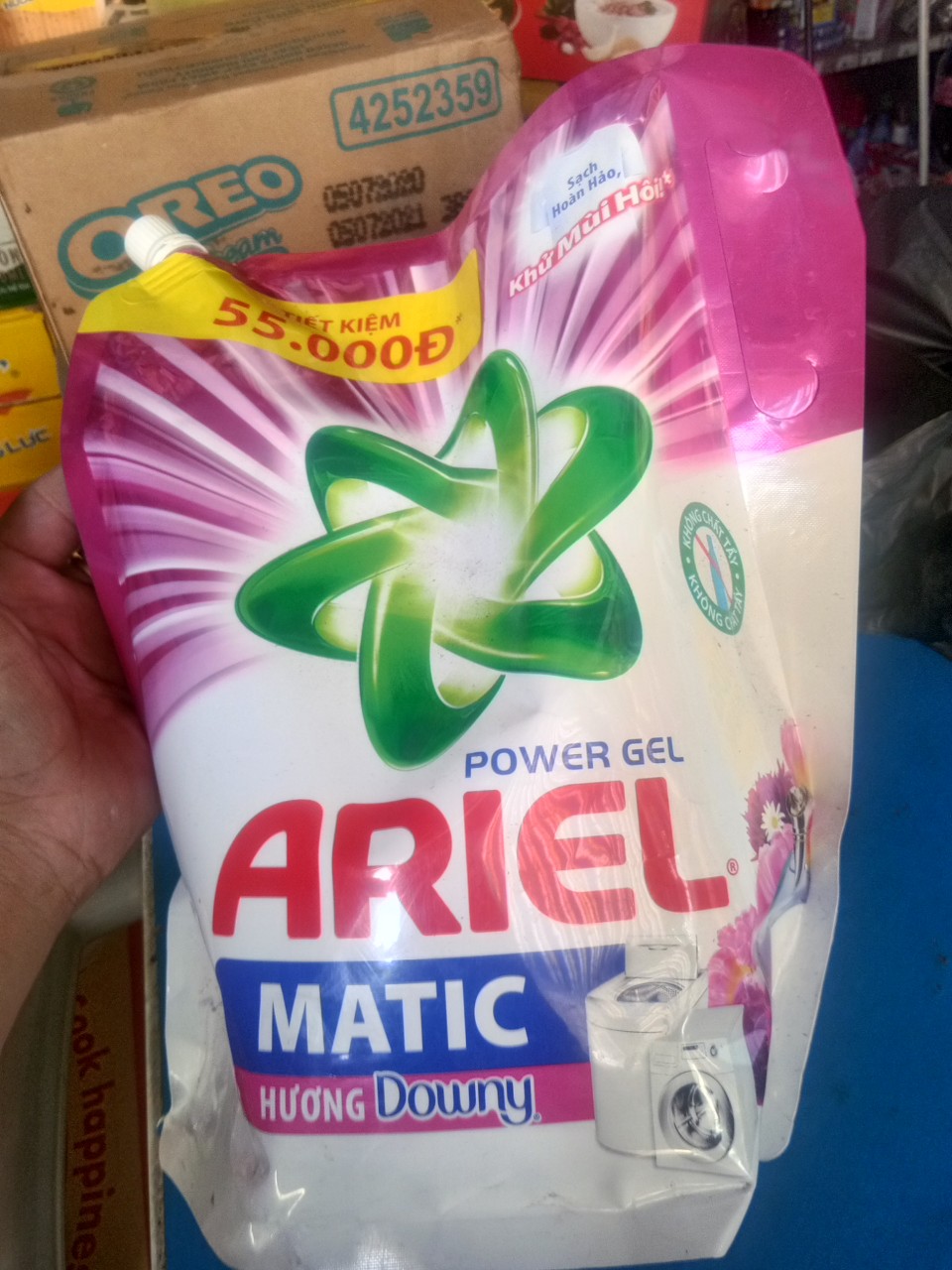 Nước giặt ariel matic hương downy túi 2.15kg